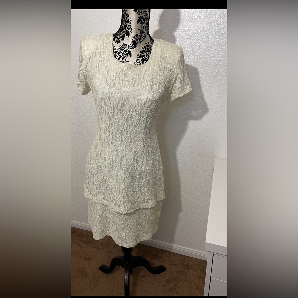 Cream Colored Lace Styled Dress Size 8